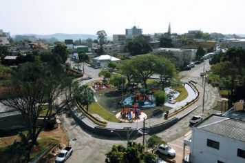 Foto - REVITALIZAÇÃO DA PRAÇA ALIBINDO RIGON E ASFALTO NAS RUAS DO ENTORNO