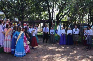 Foto - MUNICÍPIO RECEPCIONA PRENDAS E PEÕES DO RS