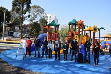 Foto - REVITALIZAÇÃO DA PRAÇA ALIBINDO RIGON E ASFALTO NAS RUAS DO ENTORNO