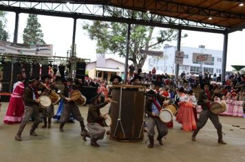 Foto - ACAMPAMENTO FARROUPILHA - APRESENTAÇÃO DE INVERNADAS