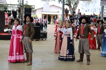 Foto - ACAMPAMENTO FARROUPILHA - APRESENTAÇÃO DE INVERNADAS