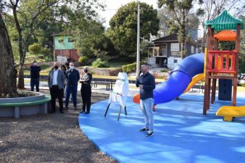 Foto - REVITALIZAÇÃO DA PRAÇA ALIBINDO RIGON E ASFALTO NAS RUAS DO ENTORNO