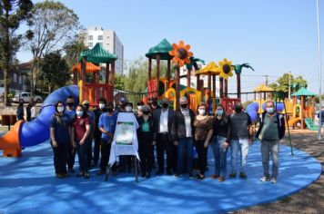 Foto - REVITALIZAÇÃO DA PRAÇA ALIBINDO RIGON E ASFALTO NAS RUAS DO ENTORNO