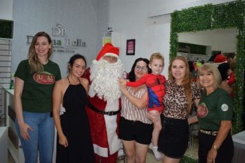 Foto - PAPAI NOEL VAI ÀS COMPRAS