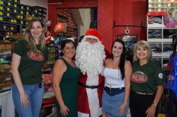 Foto - PAPAI NOEL VAI ÀS COMPRAS