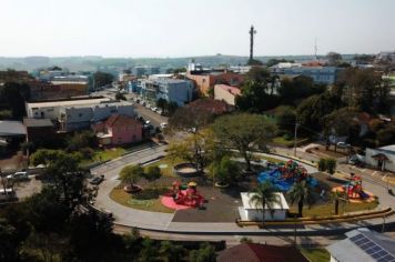 Foto - REVITALIZAÇÃO DA PRAÇA ALIBINDO RIGON E ASFALTO NAS RUAS DO ENTORNO