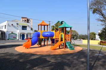 Foto - REVITALIZAÇÃO DA PRAÇA ALIBINDO RIGON E ASFALTO NAS RUAS DO ENTORNO