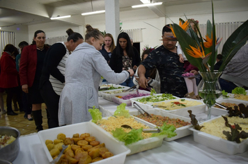 Foto - 7º Jantar Comemorativo ao Aniversário do Município /  Escolas Municipais Arcelino S. Bueno e Tenente Portela