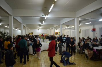 Foto - 7º Jantar Comemorativo ao Aniversário do Município /  Escolas Municipais Arcelino S. Bueno e Tenente Portela