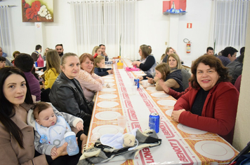 Foto - 7º Jantar Comemorativo ao Aniversário do Município /  Escolas Municipais Arcelino S. Bueno e Tenente Portela