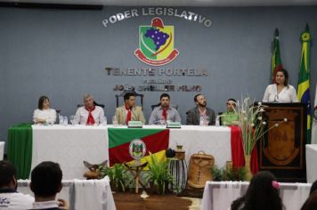 Foto - Semana Farroupilha: Sessão Solene e escolha das Prendas e Peões do 11º Acampamento Farroupilha