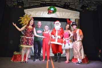 Foto - PEÇA TEATRAL “O NATAL DA FAMÍLIA GENTIL” FOI ATRAÇÃO NO “NATAL DA FELIZ CIDADE”