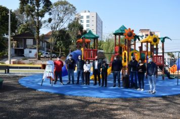 Foto - REVITALIZAÇÃO DA PRAÇA ALIBINDO RIGON E ASFALTO NAS RUAS DO ENTORNO