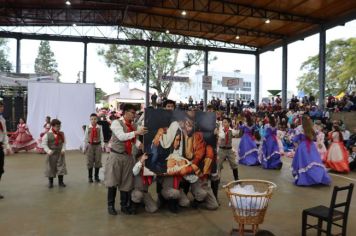 Foto - ACAMPAMENTO FARROUPILHA - APRESENTAÇÃO DE INVERNADAS