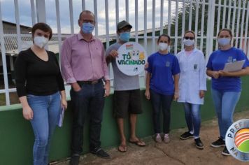 Foto - Prefeito na Estrada: Sala acompanha vacinações covid-19