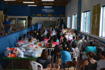 Foto - AABB Comunidade entrega Kits aos alunos