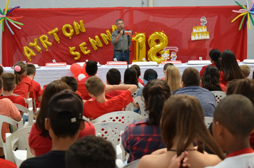 Foto - Aniversário 18 Anos - Escola Municipal Ayrton Senna