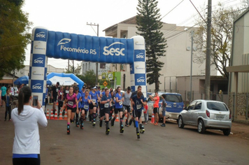 Foto - 6ª Corrida Rústica SESC Tenente Portela/ 64 anos