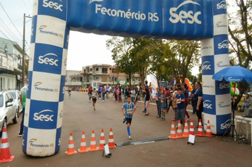 Foto - 6ª Corrida Rústica SESC Tenente Portela/ 64 anos