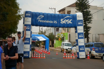 Foto - 6ª Corrida Rústica SESC Tenente Portela/ 64 anos