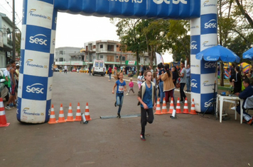 Foto - 6ª Corrida Rústica SESC Tenente Portela/ 64 anos