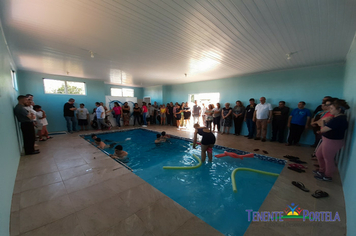 Foto - Apae de Tenente Portela  inaugura Piscina Terapêutica