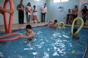 Foto - Apae de Tenente Portela  inaugura Piscina Terapêutica