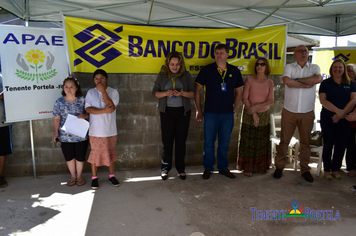 Foto - Apae de Tenente Portela  inaugura Piscina Terapêutica