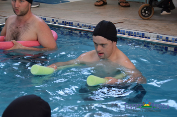 Foto - Apae de Tenente Portela  inaugura Piscina Terapêutica