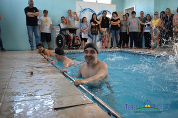 Foto - Apae de Tenente Portela  inaugura Piscina Terapêutica