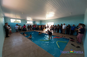 Foto - Apae de Tenente Portela  inaugura Piscina Terapêutica