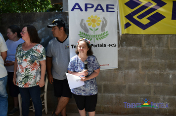 Foto - Apae de Tenente Portela  inaugura Piscina Terapêutica