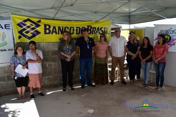 Foto - Apae de Tenente Portela  inaugura Piscina Terapêutica