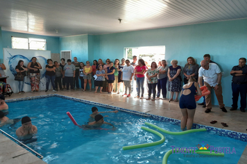 Foto - Apae de Tenente Portela  inaugura Piscina Terapêutica