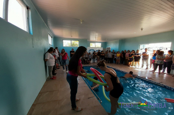 Foto - Apae de Tenente Portela  inaugura Piscina Terapêutica