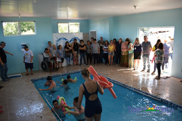 Foto - Apae de Tenente Portela  inaugura Piscina Terapêutica