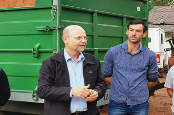 Foto - Associações de Produtores recebem equipamentos agrícolas