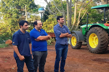 Foto - Associações de Produtores recebem equipamentos agrícolas