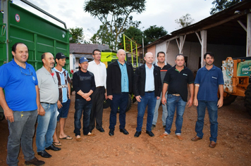 Foto - Associações de Produtores recebem equipamentos agrícolas