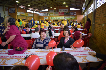 Foto - Baile Comemorativo ao Dia Do Idoso