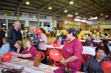 Foto - Baile Comemorativo ao Dia Do Idoso