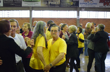 Foto - Baile Comemorativo ao Dia Do Idoso