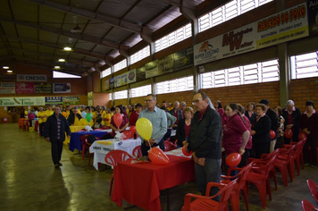 Foto - Baile Comemorativo ao Dia Do Idoso