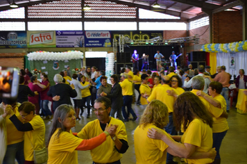 Foto - Baile Comemorativo ao Dia Do Idoso