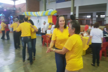 Foto - Baile Comemorativo ao Dia Do Idoso