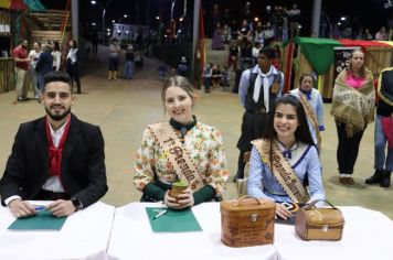 Foto - Semana Farroupilha: Sessão Solene e escolha das Prendas e Peões do 11º Acampamento Farroupilha