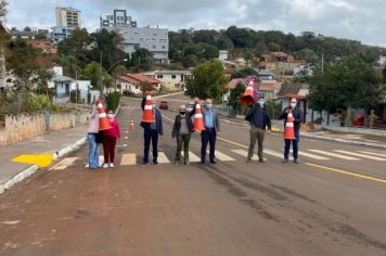 Foto - INAUGURAÇÃO ASFALTO RUA TUPÃ