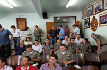 Foto - Brigada Militar recebe veículo doado por municípios e Poder Judiciário