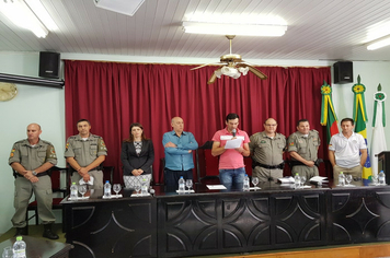 Foto - Brigada Militar recebe veículo doado por municípios e Poder Judiciário