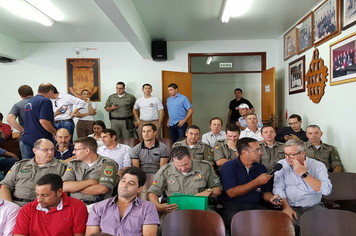 Foto - Brigada Militar recebe veículo doado por municípios e Poder Judiciário